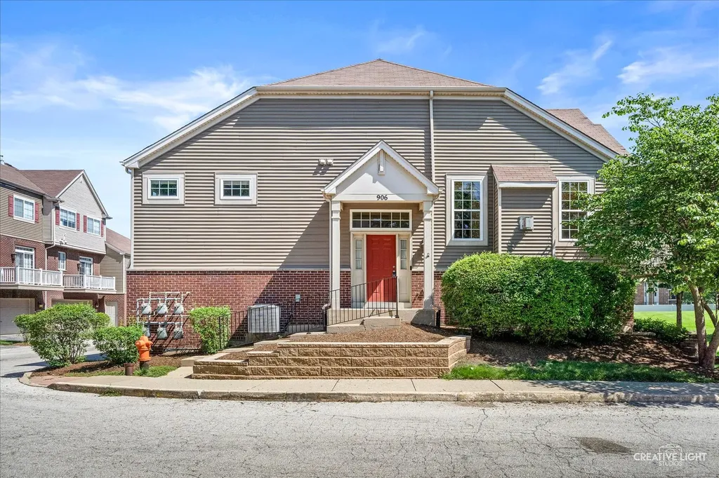 906 Neudearborn Lane Naperville IL 60563