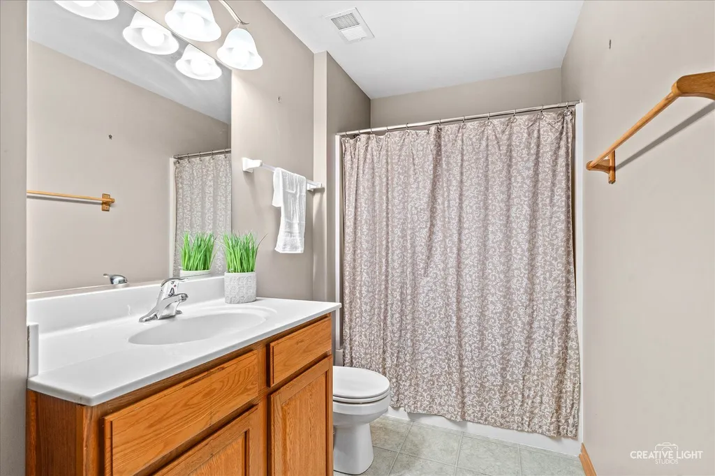 906 Neudearborn Lane Naperville IL 60563