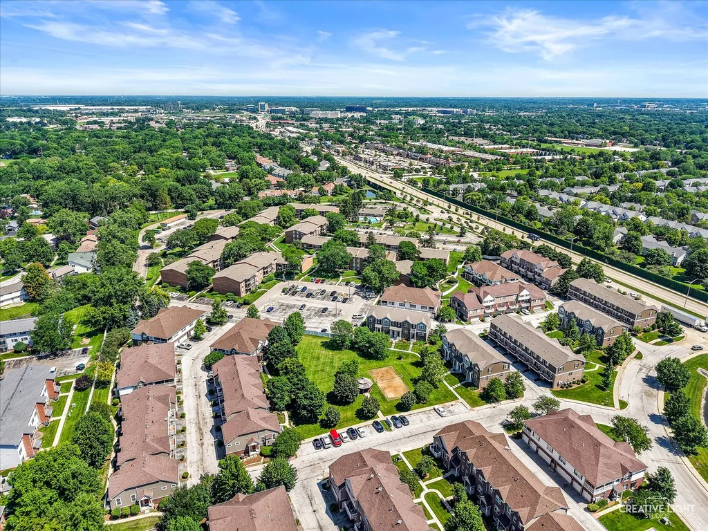906 Neudearborn Lane Naperville IL 60563