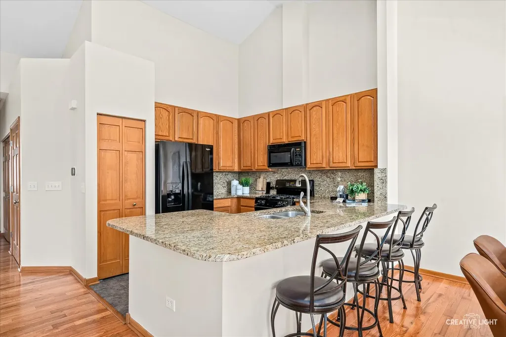 906 Neudearborn Lane Naperville IL 60563
