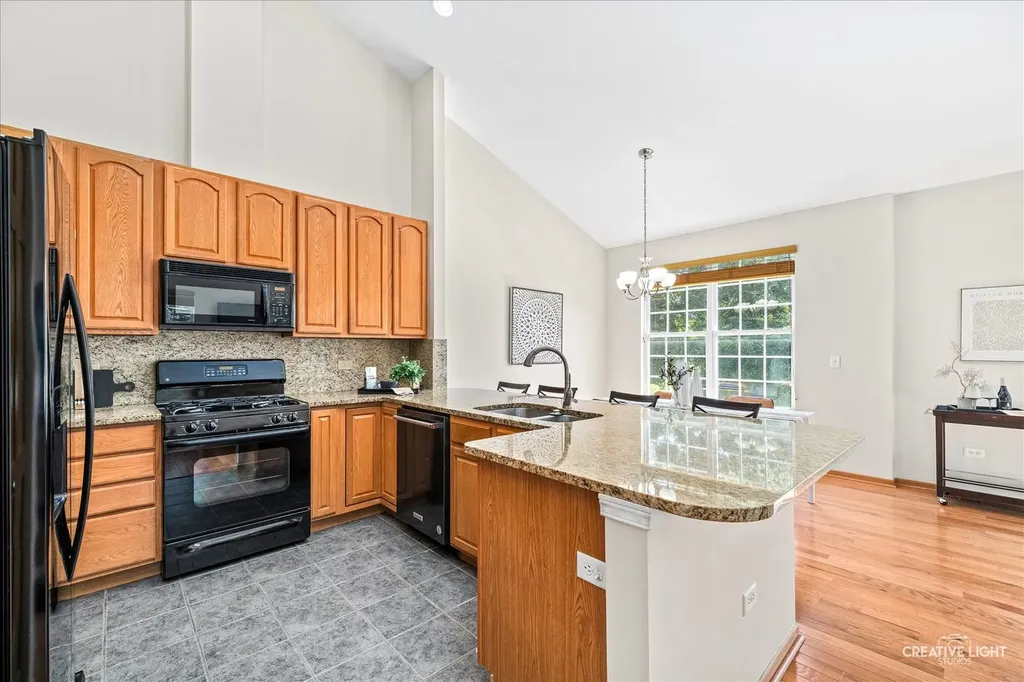 906 Neudearborn Lane Naperville IL 60563