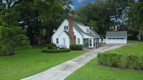 120 East Washington Avenue Watseka IL 60970