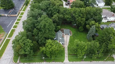 120 East Washington Avenue Watseka IL 60970