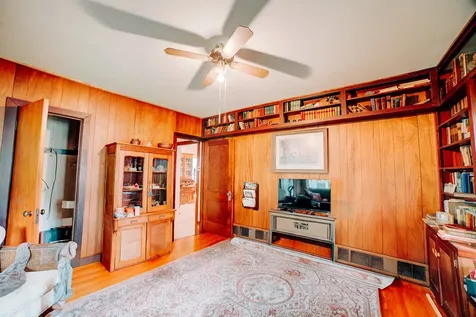 120 East Washington Avenue Watseka IL 60970