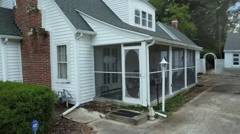 120 East Washington Avenue Watseka IL 60970