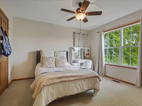 9938 Tybow Trail Roscoe IL 61073