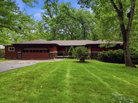 2087 Blackhawk Lane Dixon IL 61021