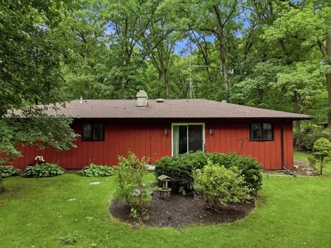 2087 Blackhawk Lane Dixon IL 61021