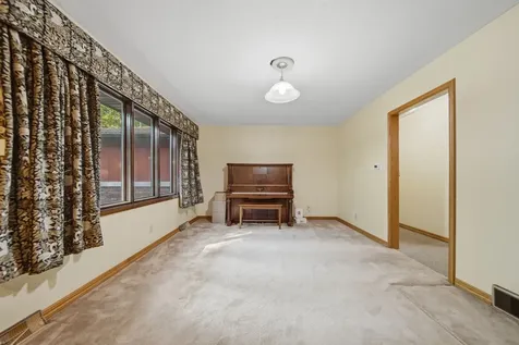 2087 Blackhawk Lane Dixon IL 61021