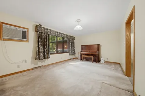 2087 Blackhawk Lane Dixon IL 61021