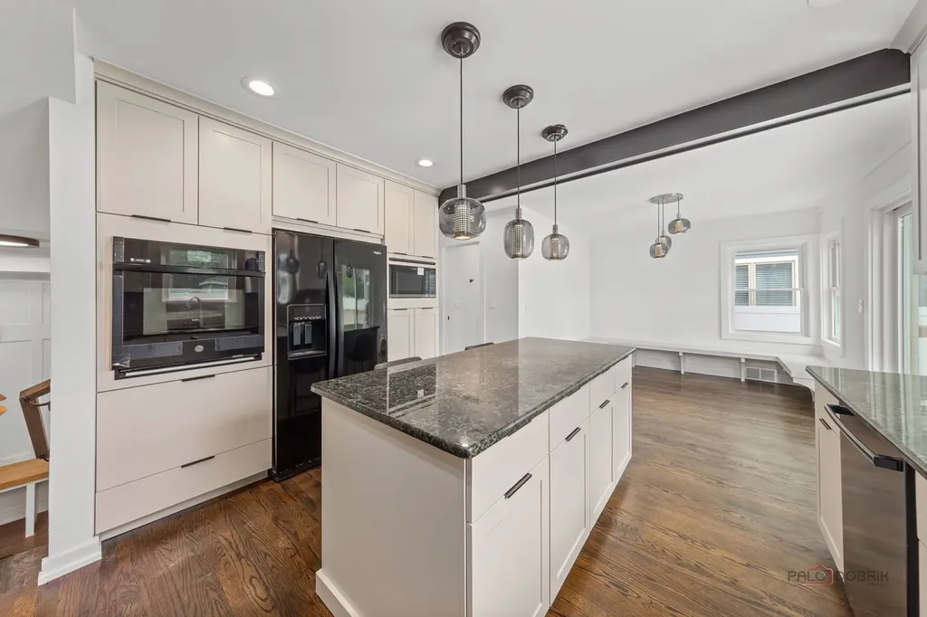 607 South Cedar Avenue Elmhurst IL 60126