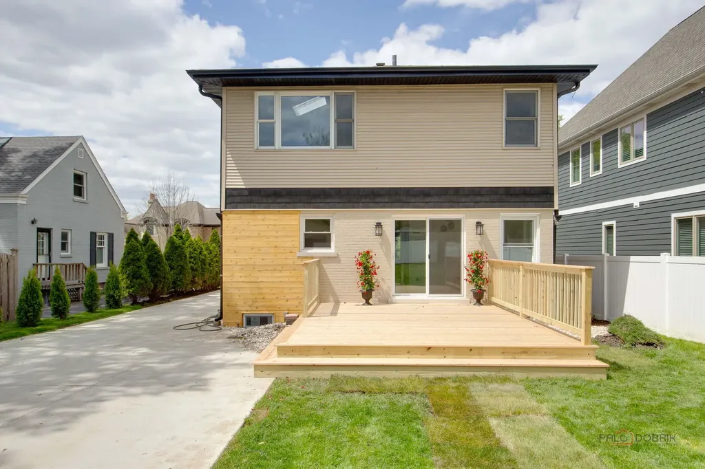 607 South Cedar Avenue Elmhurst IL 60126