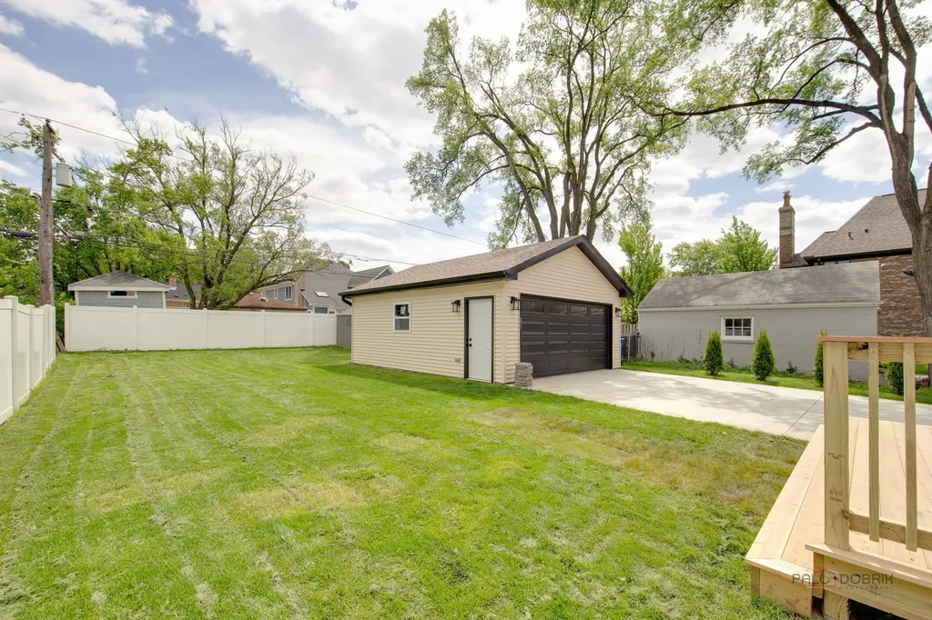 607 South Cedar Avenue Elmhurst IL 60126