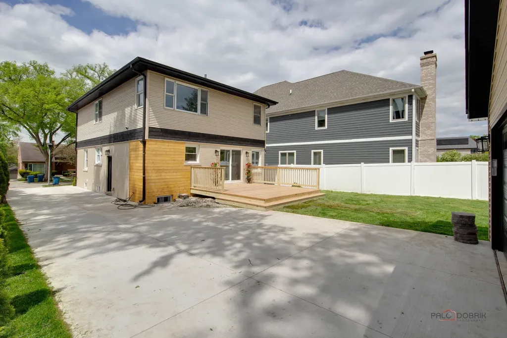607 South Cedar Avenue Elmhurst IL 60126