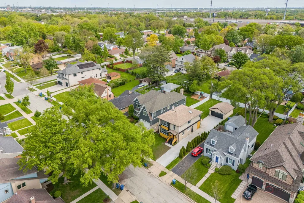 607 South Cedar Avenue Elmhurst IL 60126