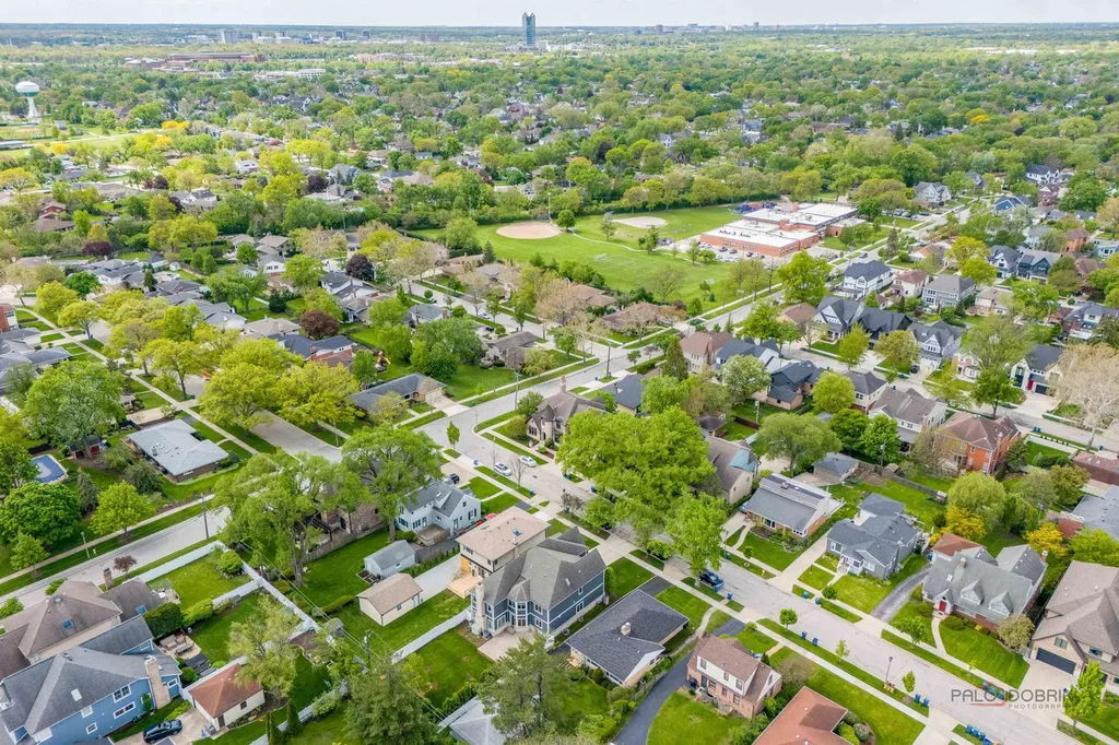 607 South Cedar Avenue Elmhurst IL 60126