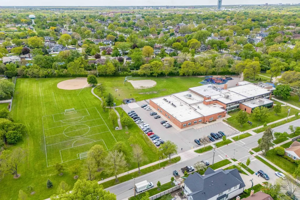 607 South Cedar Avenue Elmhurst IL 60126