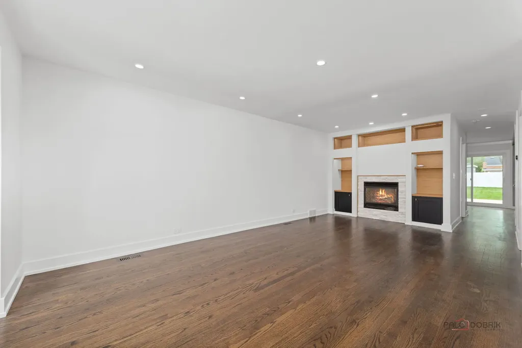 607 South Cedar Avenue Elmhurst IL 60126