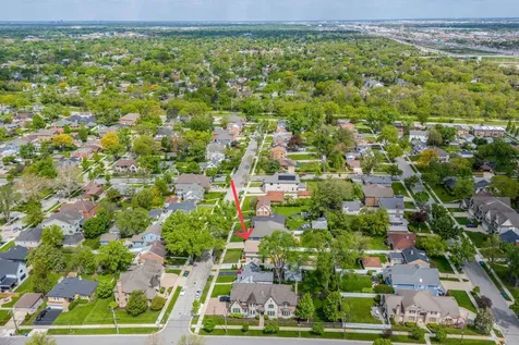 607 South Cedar Avenue Elmhurst IL 60126
