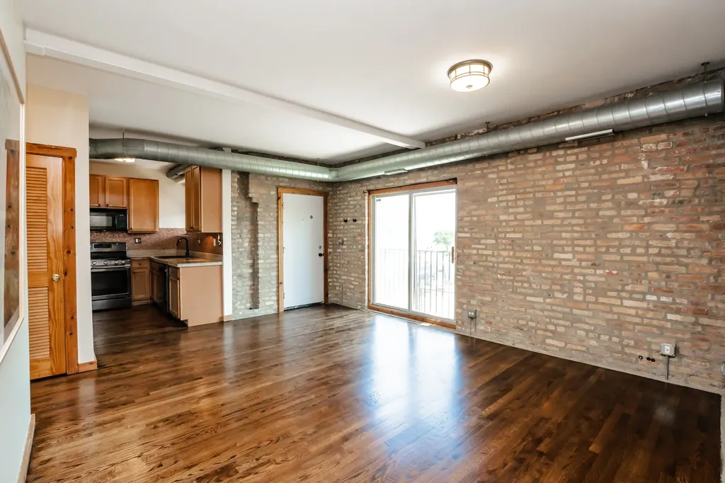1223 West Greenleaf Avenue Chicago IL 60626