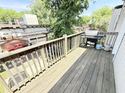 1330 West Roscoe Street Chicago IL 60657