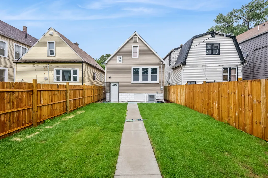 311 East 120th Place Chicago IL 60628