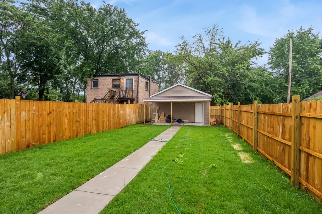 311 East 120th Place Chicago IL 60628