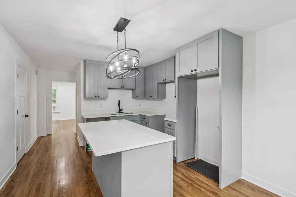 311 East 120th Place Chicago IL 60628