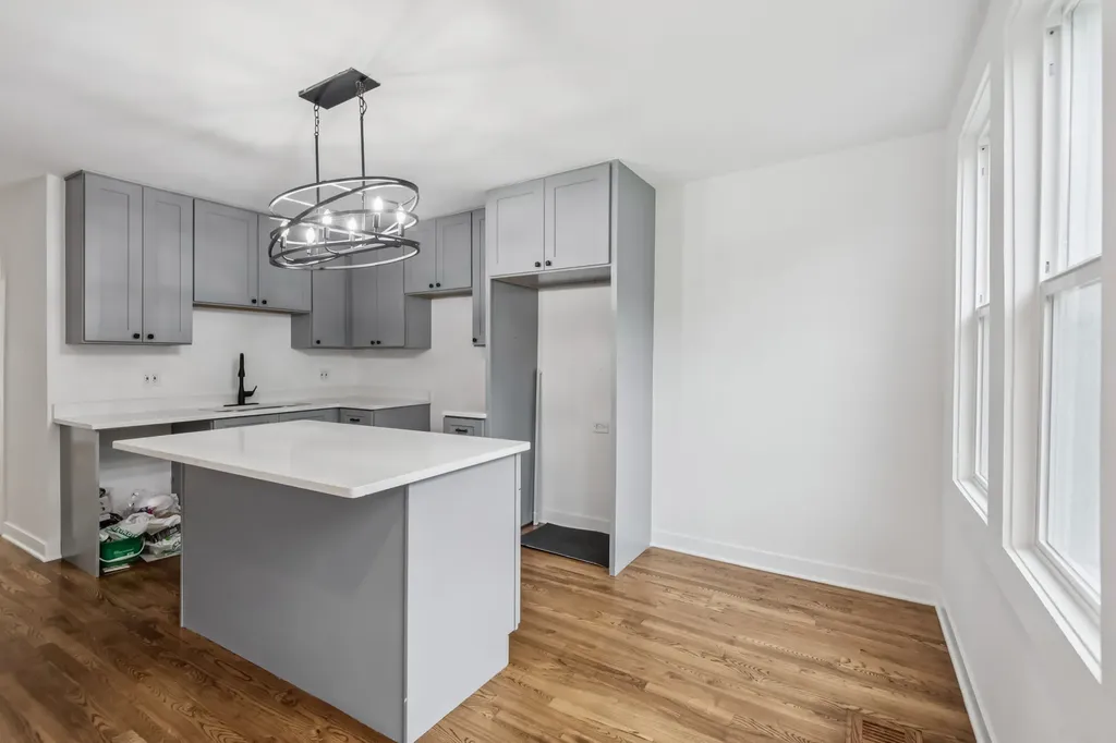 311 East 120th Place Chicago IL 60628