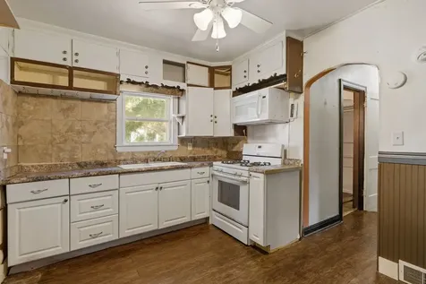 961 24TH Avenue Rock Island IL 61201