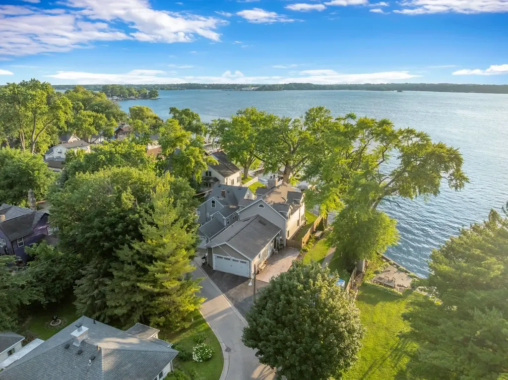 68 Lake Lane Fox Lake IL 60020