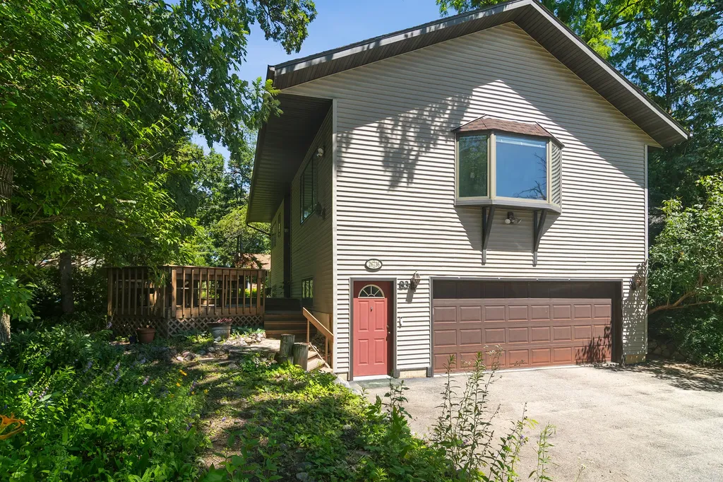 26736 North Circle Drive Mundelein IL 60060