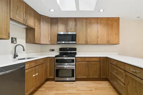 26736 North Circle Drive Mundelein IL 60060