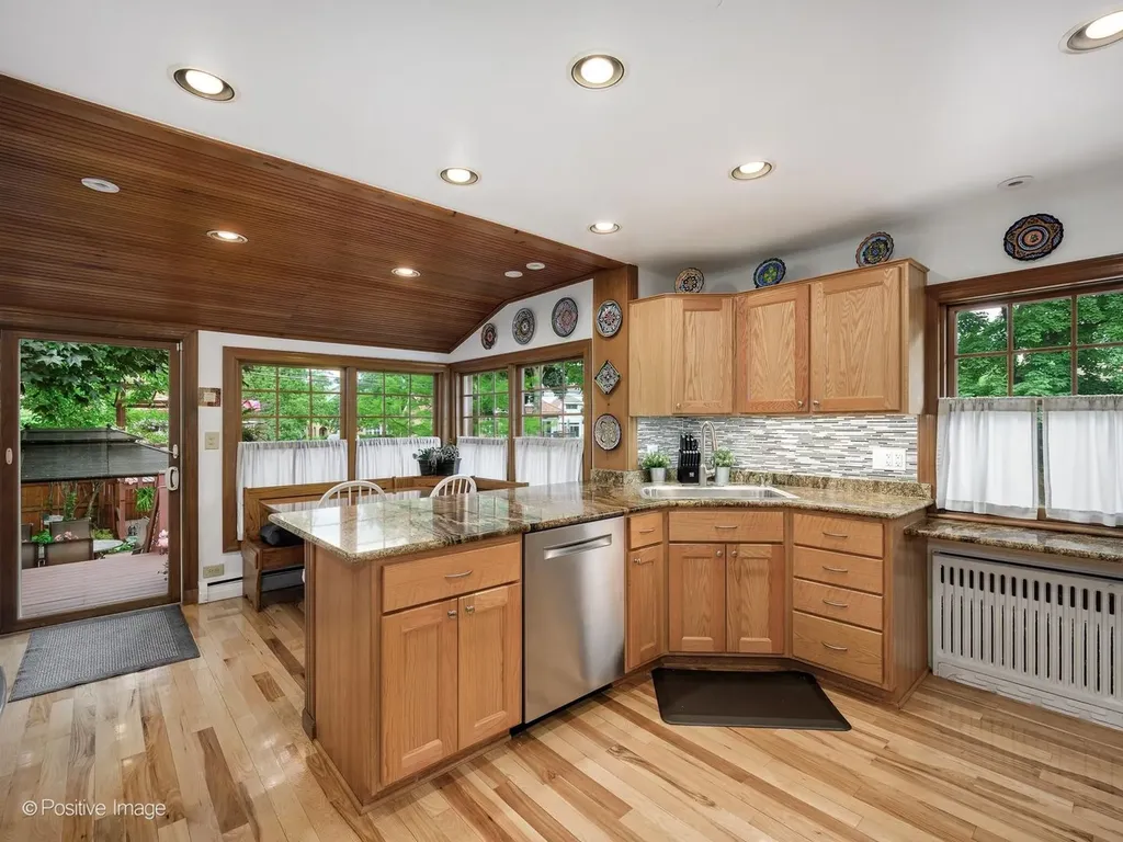 2500 West Farwell Avenue Chicago IL 60645