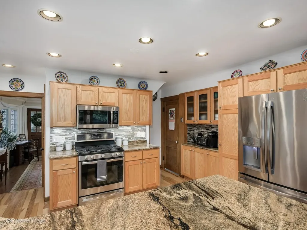 2500 West Farwell Avenue Chicago IL 60645