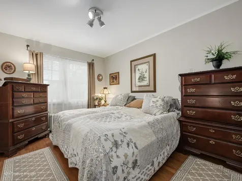 2500 West Farwell Avenue Chicago IL 60645