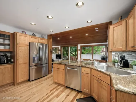 2500 West Farwell Avenue Chicago IL 60645