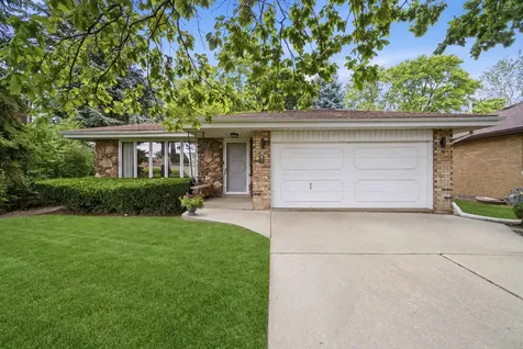 5530 Greenwood Street Morton Grove IL 60053