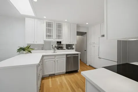 5530 Greenwood Street Morton Grove IL 60053