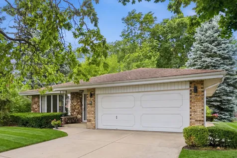 5530 Greenwood Street Morton Grove IL 60053