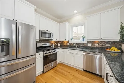 1951 West Melrose Street Chicago IL 60657