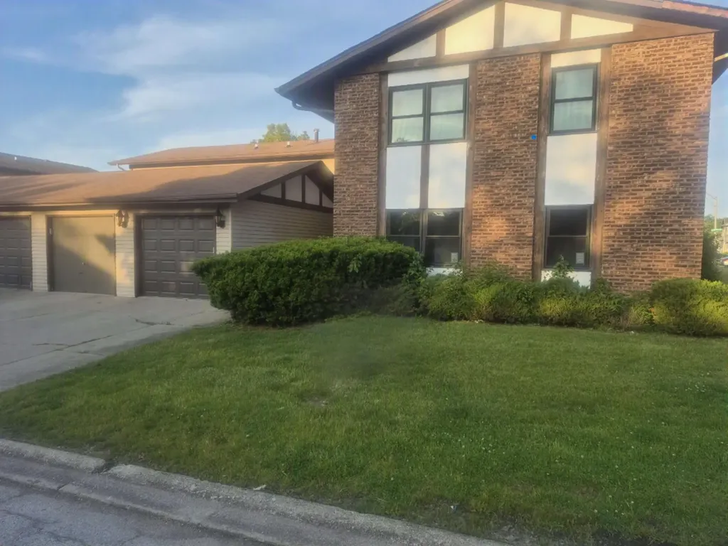 19210 Elm Drive Country Club Hills IL 60478
