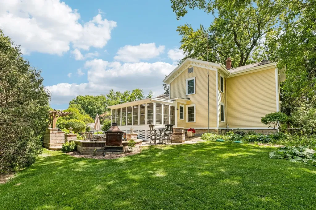 2071 Jericho Road Aurora IL 60506