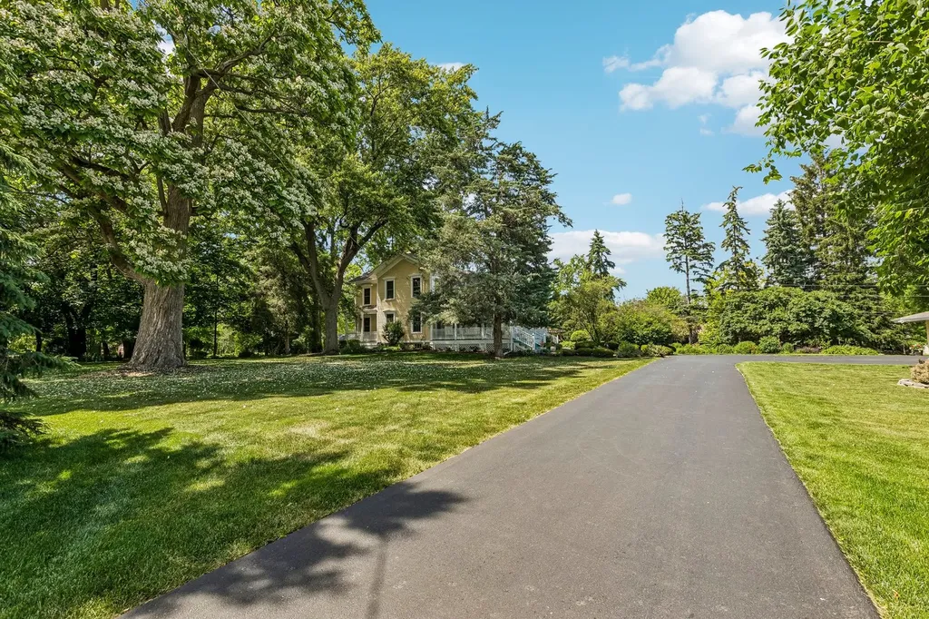 2071 Jericho Road Aurora IL 60506