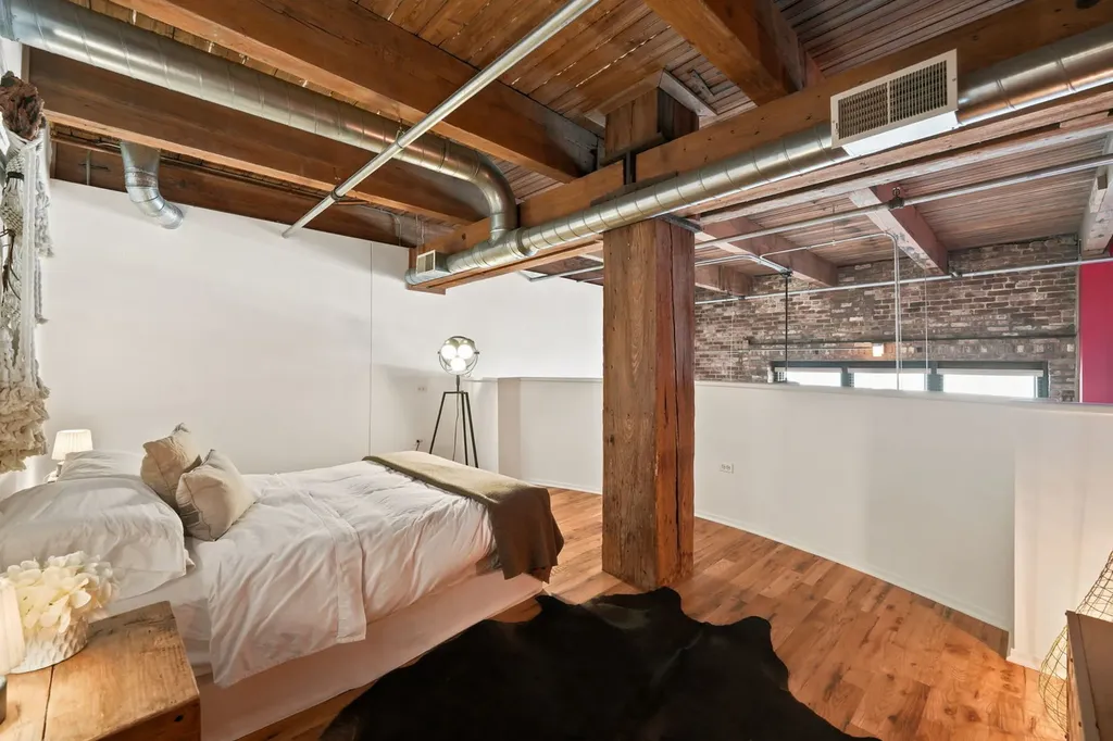 1632 South Indiana Avenue Chicago IL 60616