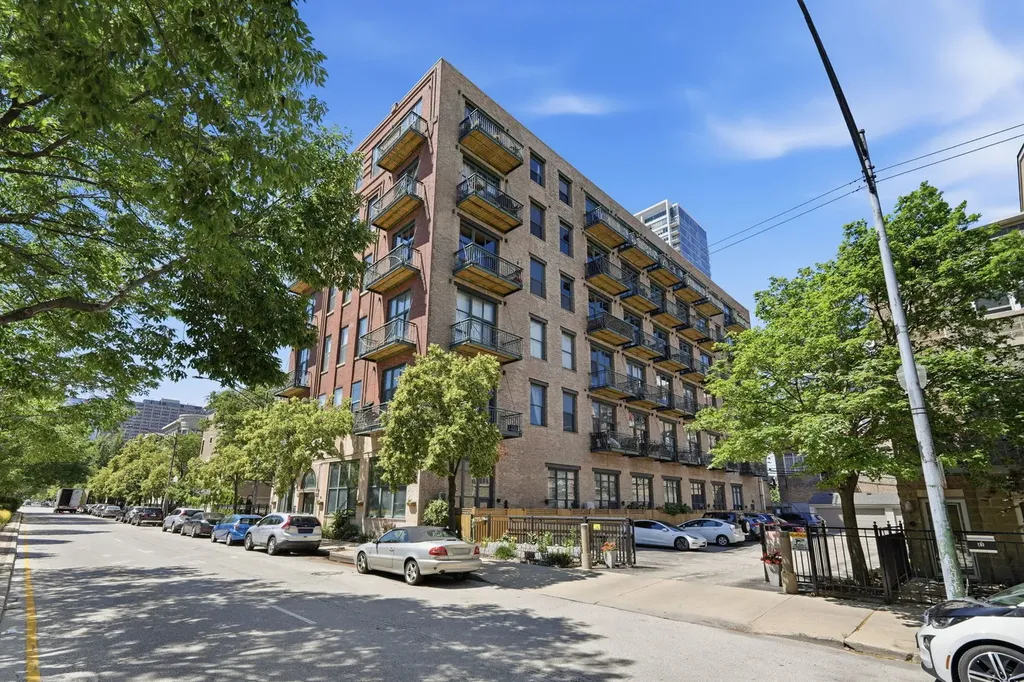 1632 South Indiana Avenue Chicago IL 60616