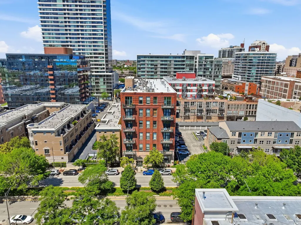 1632 South Indiana Avenue Chicago IL 60616