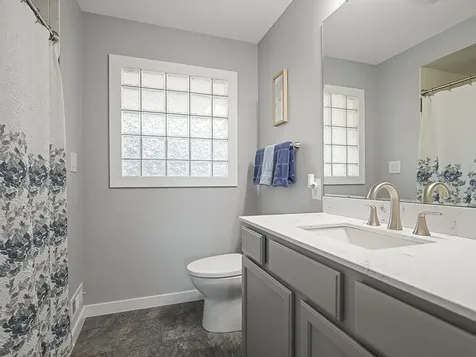 7922 Elm Avenue Machesney Park IL 61115