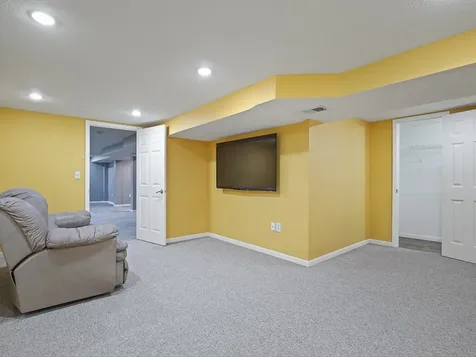 7922 Elm Avenue Machesney Park IL 61115