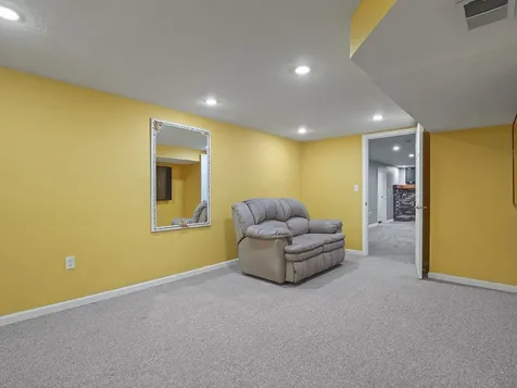 7922 Elm Avenue Machesney Park IL 61115